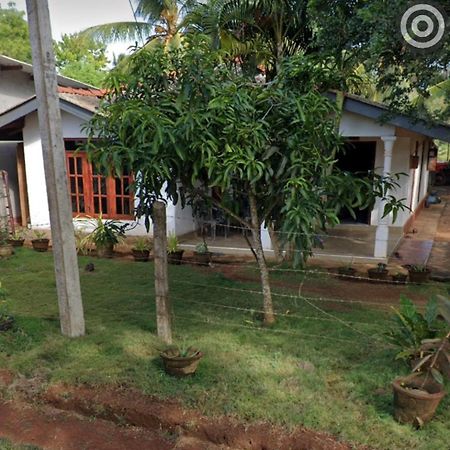 Pethum Holiday Home アヌラーダプラ エクステリア 写真